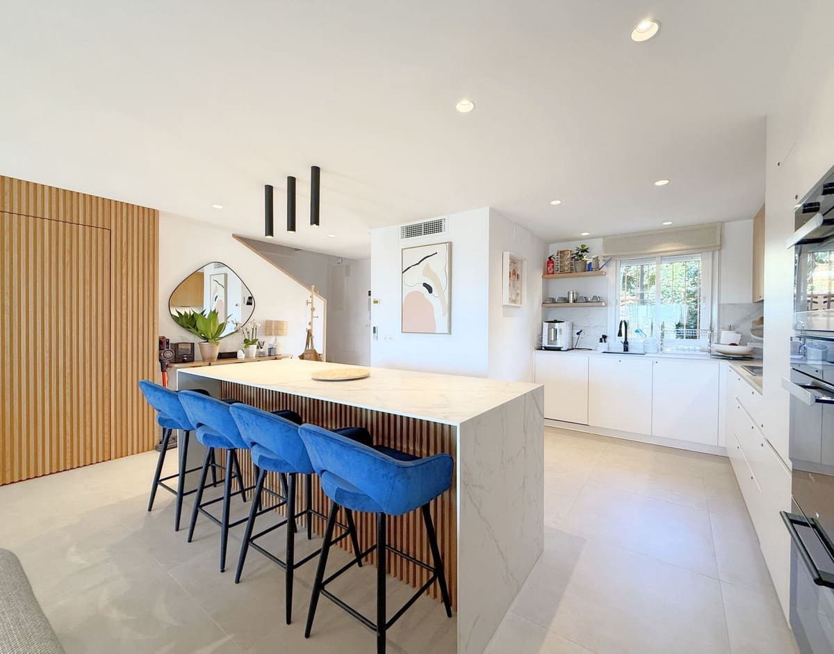 3 sovrum Hus till salu i Estepona med pool garage - 599 000 € (Ref: 9480007)