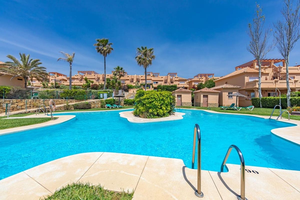 3 sovrum Hus till salu i Estepona med pool garage - 599 000 € (Ref: 9480007)