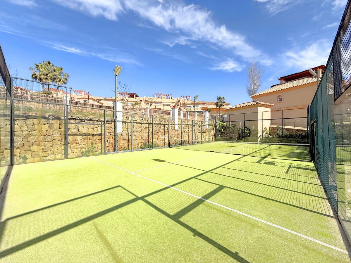 3 sovrum Hus till salu i Estepona med pool garage - 599 000 € (Ref: 9480007)