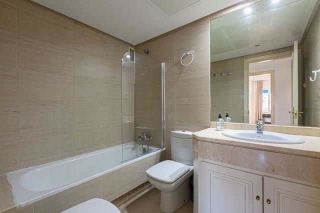 2 soverom Leilighet til salgs i Puerto Banus, Marbella med svømmebasseng - € 599 900 (Ref: 9480009)