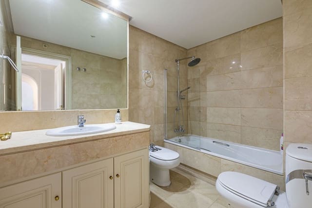 2 soverom Leilighet til salgs i Puerto Banus, Marbella med svømmebasseng - € 599 900 (Ref: 9480009)