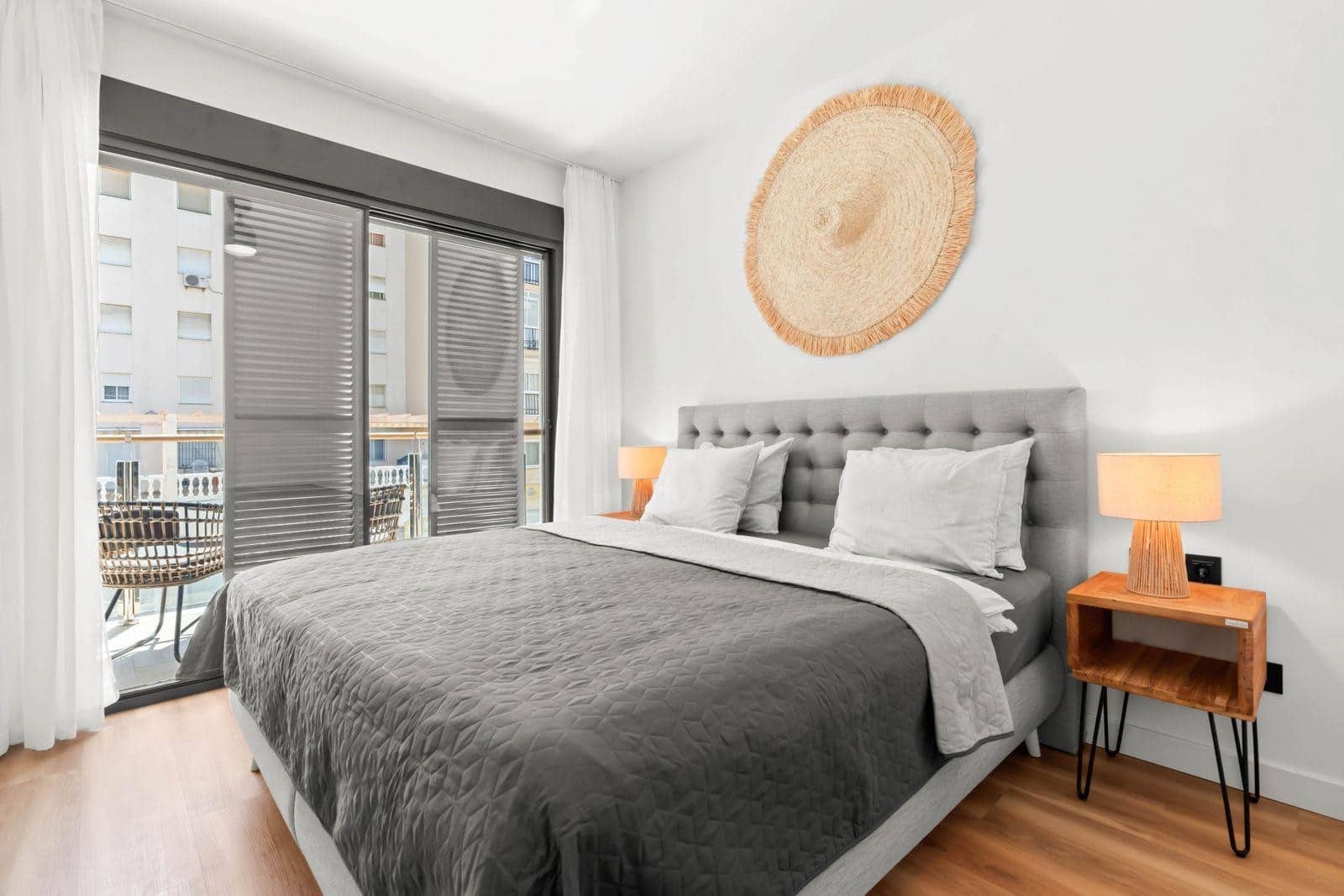 2 bedroom Apartment for sale in Estepona with pool garage - € 599,900 (Ref: 9480010)