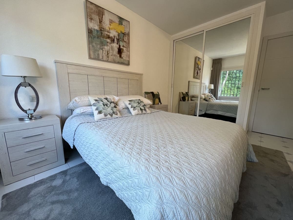 3 soverom Kjedet enebolig til salgs i Malaga by med svømmebasseng - € 599 950 (Ref: 9480011)