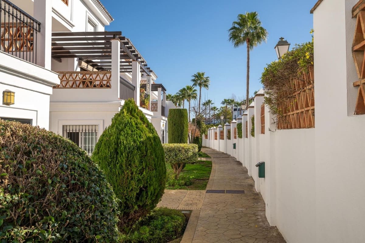 4 bedroom Townhouse for sale in Alhaurin de la Torre with pool garage - € 599,990 (Ref: 9480012)