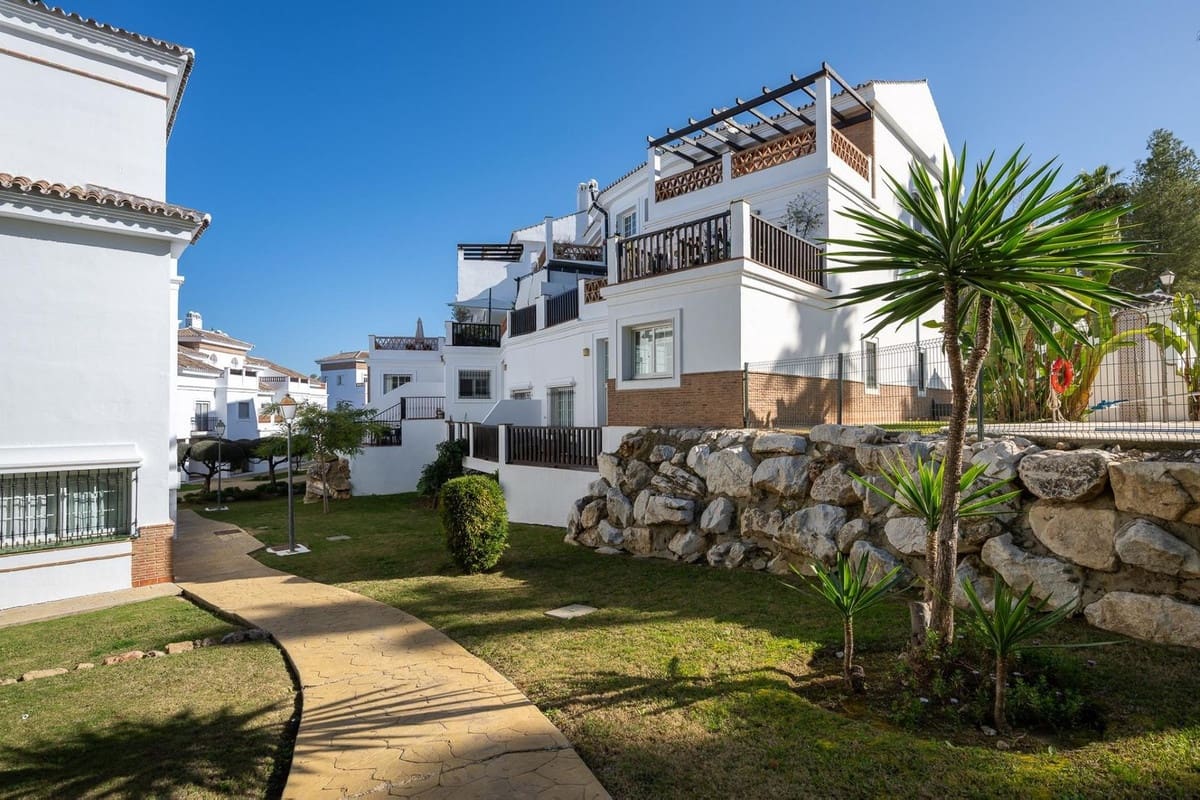 4 bedroom Townhouse for sale in Alhaurin de la Torre with pool garage - € 599,990 (Ref: 9480012)