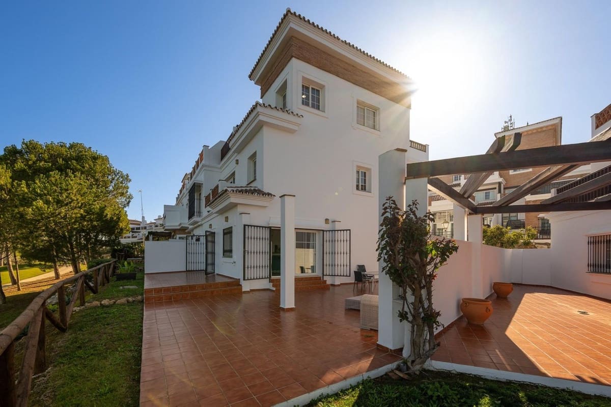 4 bedroom Townhouse for sale in Alhaurin de la Torre with pool garage - € 599,990 (Ref: 9480012)