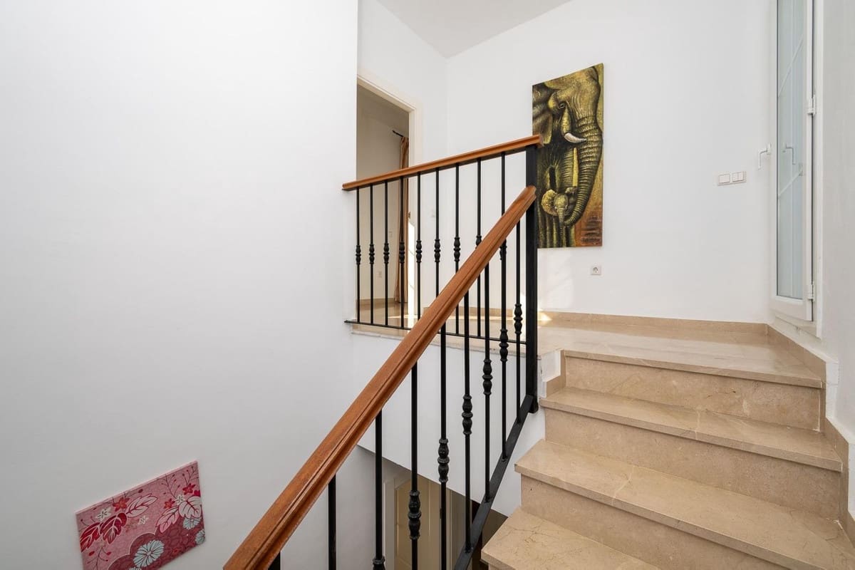 4 bedroom Townhouse for sale in Alhaurin de la Torre with pool garage - € 599,990 (Ref: 9480012)