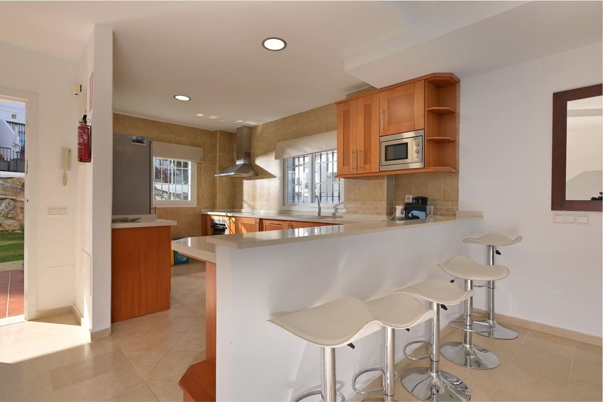 4 bedroom Townhouse for sale in Alhaurin de la Torre with pool garage - € 599,990 (Ref: 9480012)