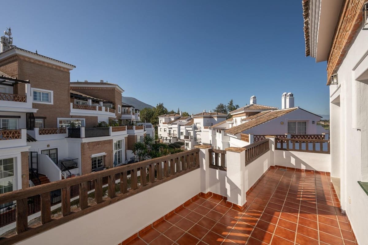4 bedroom Townhouse for sale in Alhaurin de la Torre with pool garage - € 599,990 (Ref: 9480012)