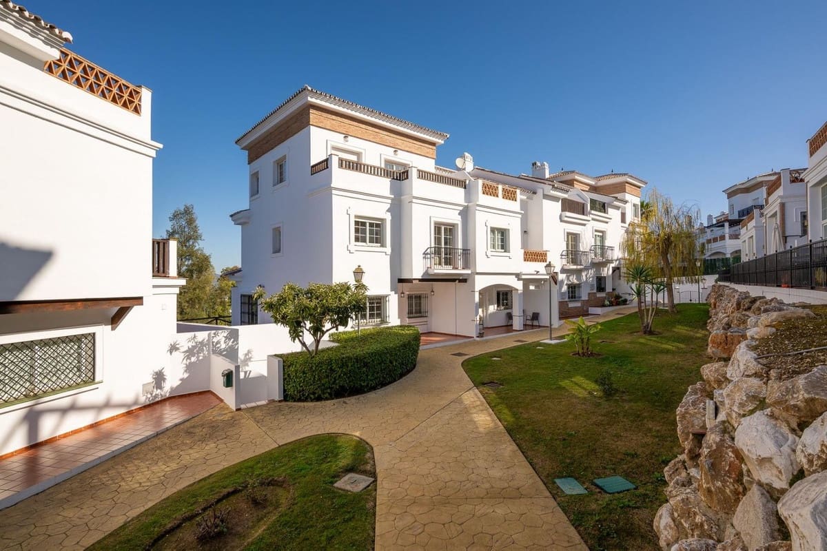 4 bedroom Townhouse for sale in Alhaurin de la Torre with pool garage - € 599,990 (Ref: 9480012)