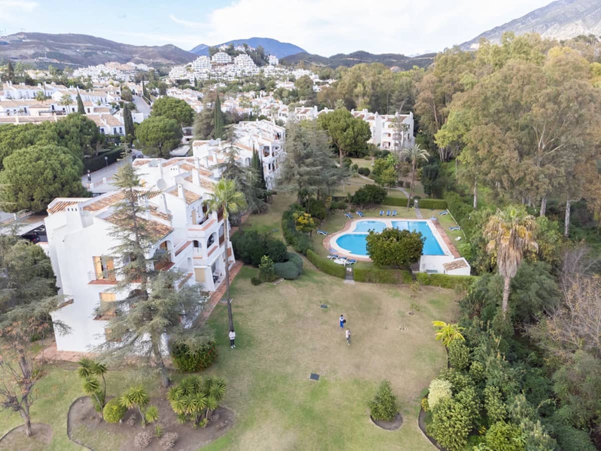 3 soverom Leilighet til salgs i Nueva Andalucia med svømmebasseng - € 599 995 (Ref: 9480013)