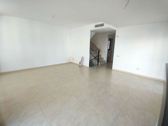 4 sovrum Semi-fristående Villa till salu i Cancelada, Estepona - 600 000 € (Ref: 9480016)