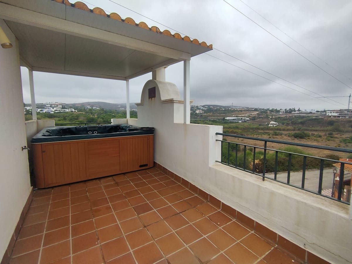 4 sovrum Semi-fristående Villa till salu i Cancelada - 600 000 € (Ref: 9480016)