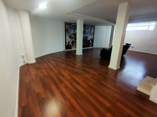 4 bedroom Semi-detached Villa for sale in Cancelada, Estepona - € 600,000 (Ref: 9480016)