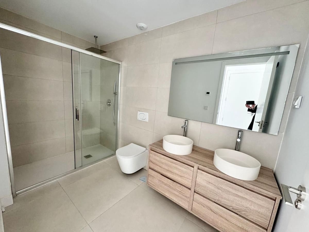 2 slaapkamer Appartement te koop in Fuengirola met zwembad - € 607.000 (Ref: 9480020)