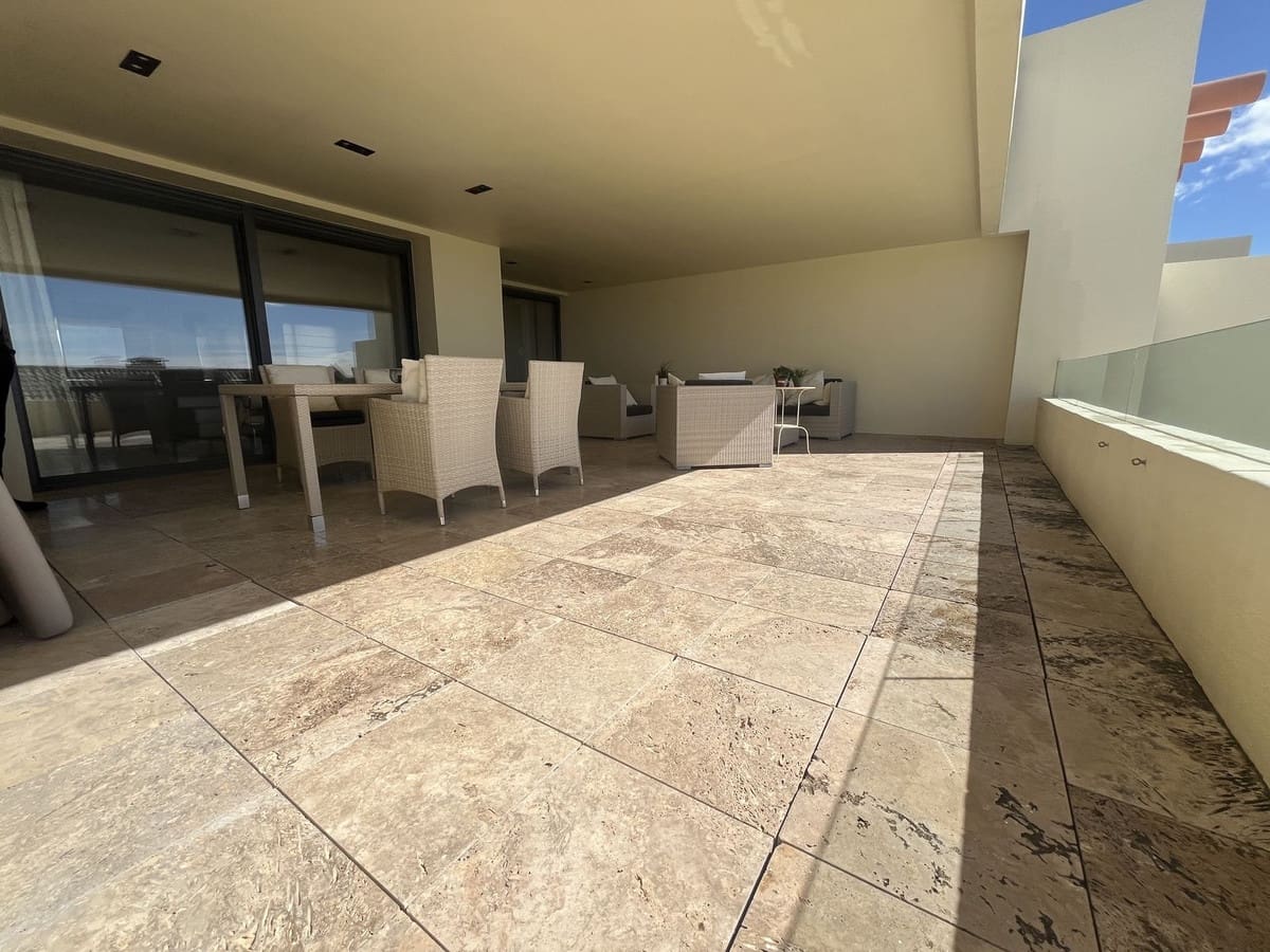 2 bedroom Apartment for sale in Los Monteros with pool - € 610,000 (Ref: 9480022)