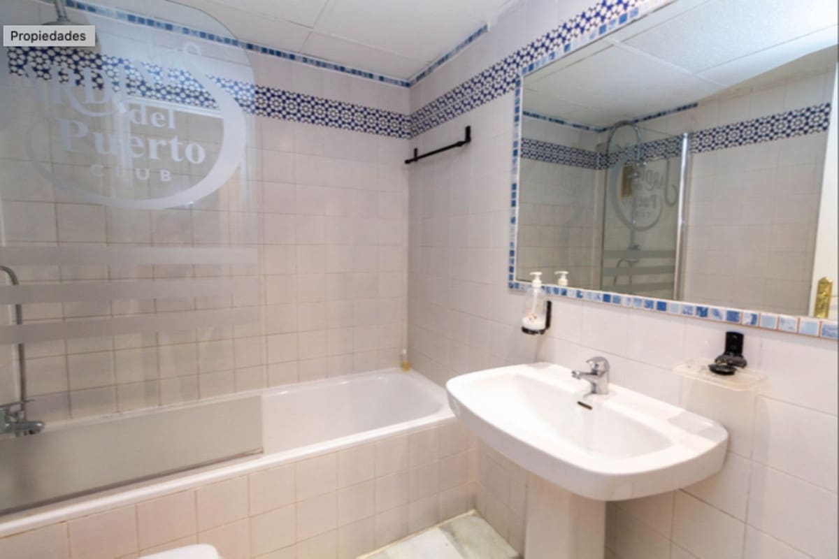 3 bedroom Apartment for sale in Puerto Banus with pool - € 610,000 (Ref: 9480023)