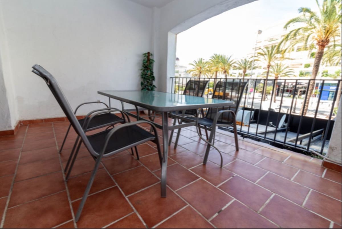 3 bedroom Apartment for sale in Puerto Banus with pool - € 610,000 (Ref: 9480023)