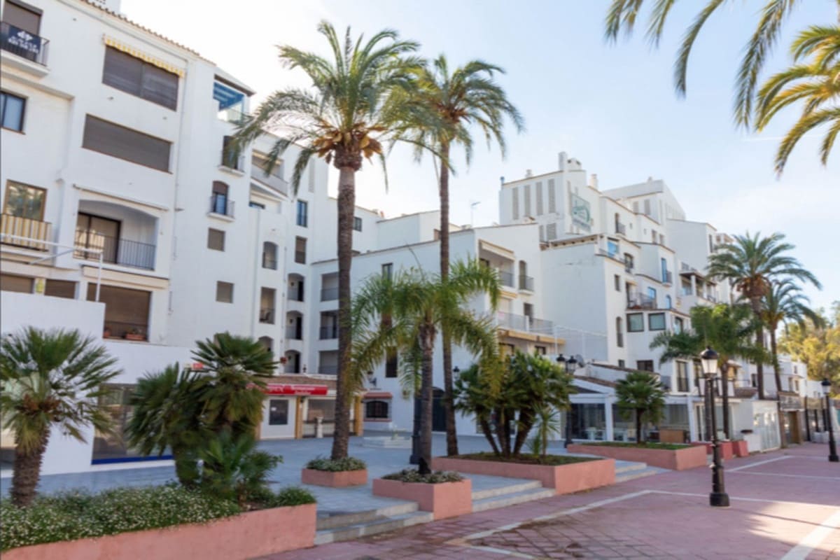 3 bedroom Apartment for sale in Puerto Banus with pool - € 610,000 (Ref: 9480023)