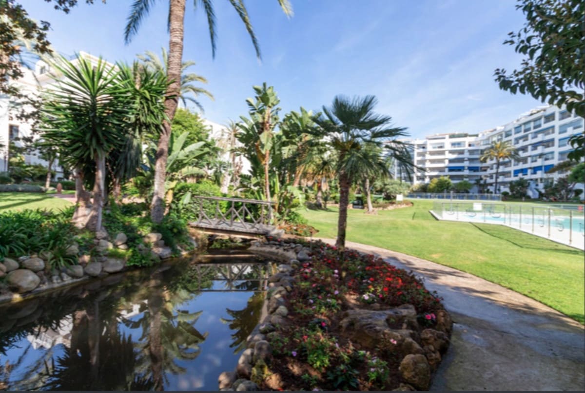 3 bedroom Apartment for sale in Puerto Banus with pool - € 610,000 (Ref: 9480023)