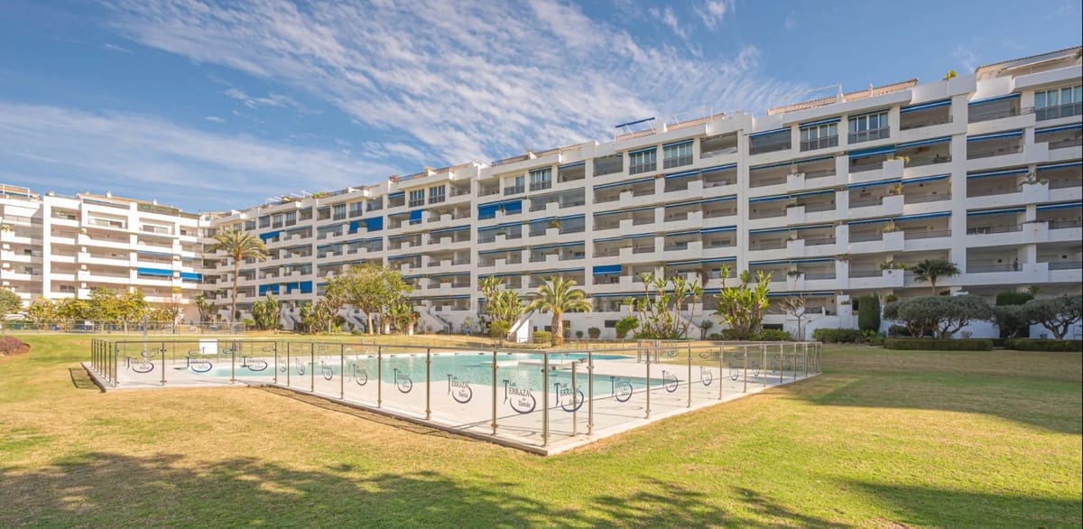 3 bedroom Apartment for sale in Puerto Banus with pool - € 610,000 (Ref: 9480023)
