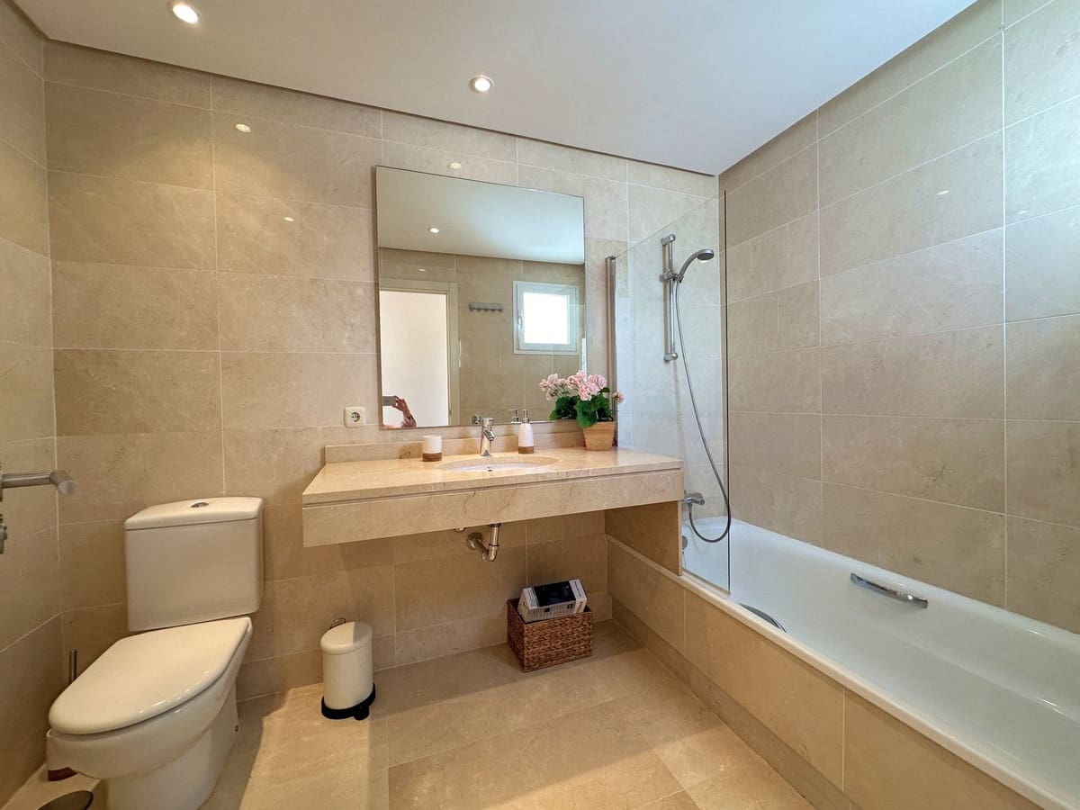 2 bedroom Penthouse for sale in Bahia de Casares with pool - € 610,000 (Ref: 9480024)