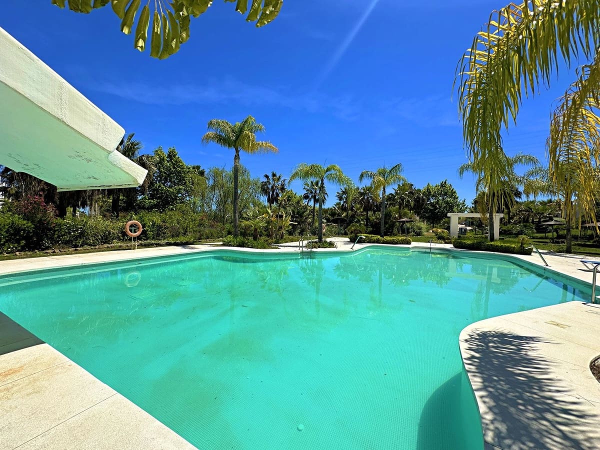 2 bedroom Penthouse for sale in Bahia de Casares with pool - € 610,000 (Ref: 9480024)