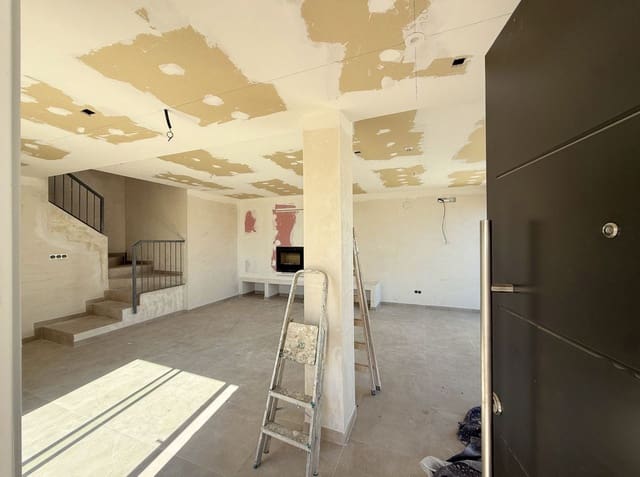 2 soveværelse Semi-Rækkehus til salg i Bahía Dorada, Estepona med garage - € 610.000 (Ref: 9480025)