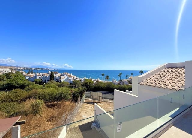 2 soveværelse Semi-Rækkehus til salg i Bahía Dorada, Estepona med garage - € 610.000 (Ref: 9480025)