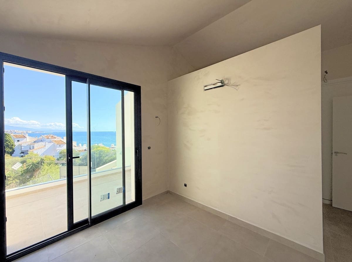 2 soveværelse Semi-Rækkehus til salg i Bahia Dorada med garage - € 610.000 (Ref: 9480025)