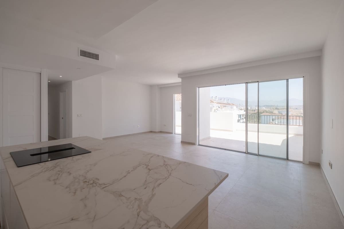 3 bedroom Penthouse for sale in Malaga city with pool - € 619,000 (Ref: 9480026)