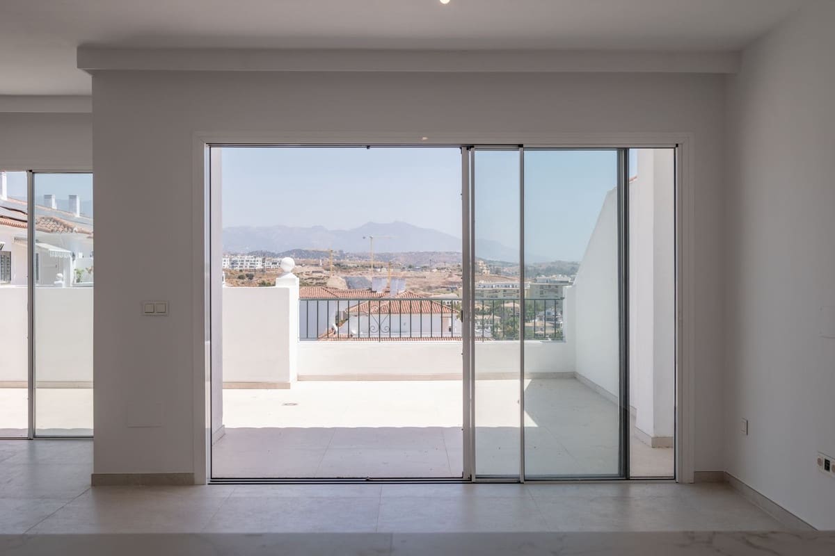 3 bedroom Penthouse for sale in Malaga city with pool - € 619,000 (Ref: 9480026)