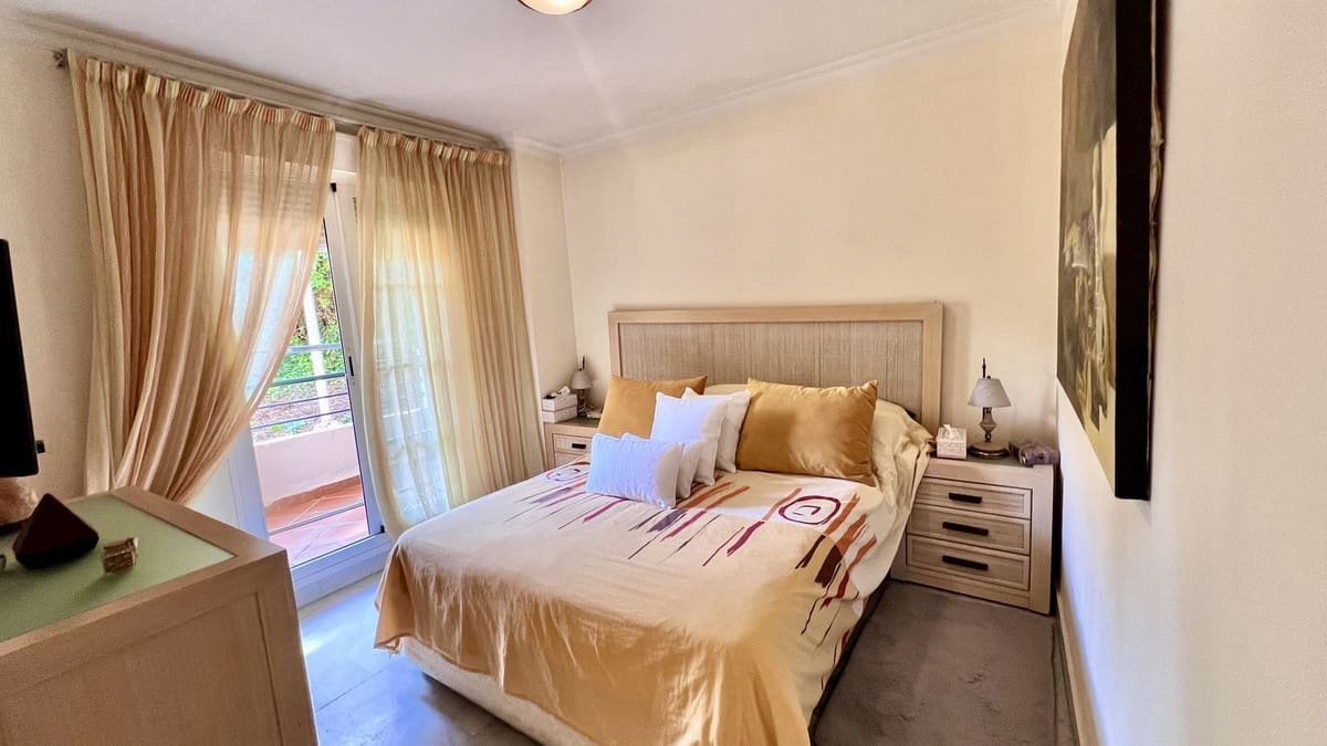 3 soveværelse Lejlighed til salg i Nueva Andalucia med swimmingpool - € 620.000 (Ref: 9480028)