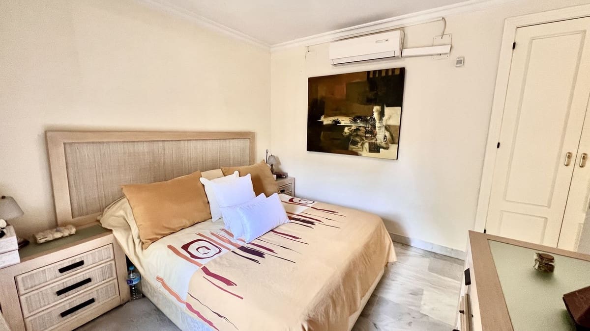 3 soveværelse Lejlighed til salg i Nueva Andalucia med swimmingpool - € 620.000 (Ref: 9480028)