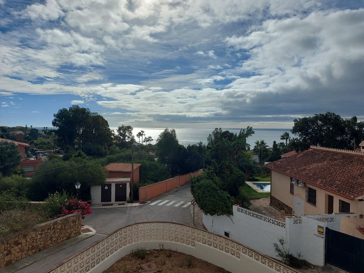 4 sypialnia Willa na sprzedaż w Manilva z basenem - 620 000 € (Ref: 9480030)