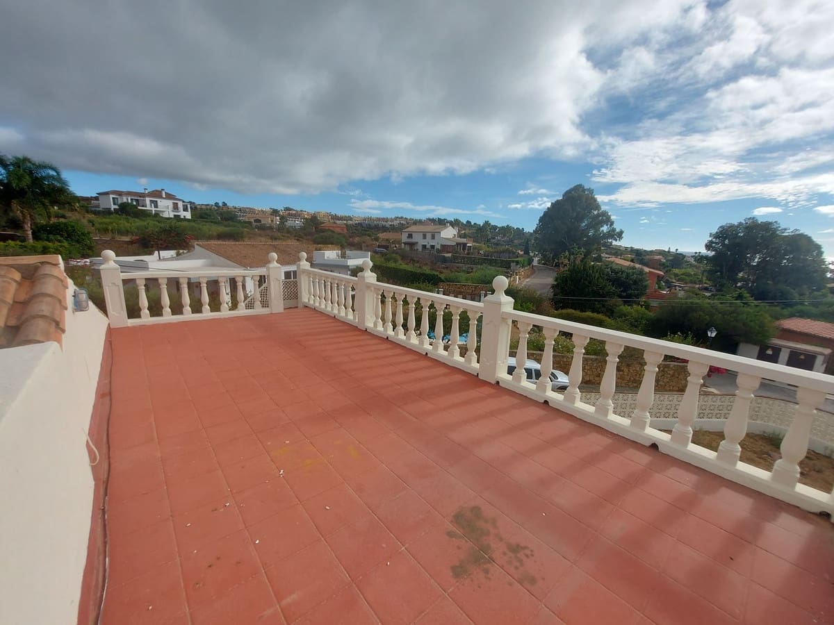 4 sypialnia Willa na sprzedaż w Manilva z basenem - 620 000 € (Ref: 9480030)