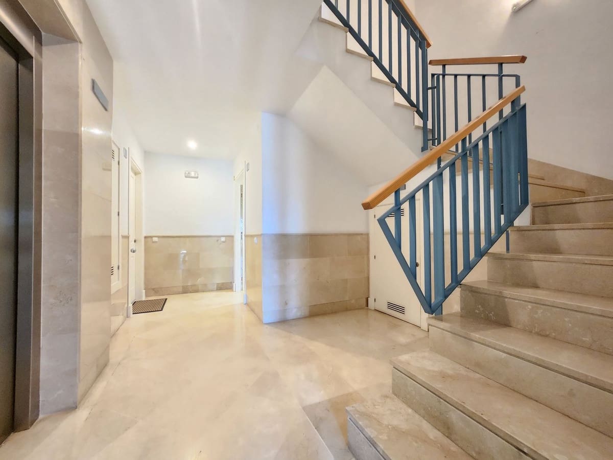 2 soveværelse Lejlighed til salg i Sotogrande med garage - € 625.000 (Ref: 9480034)