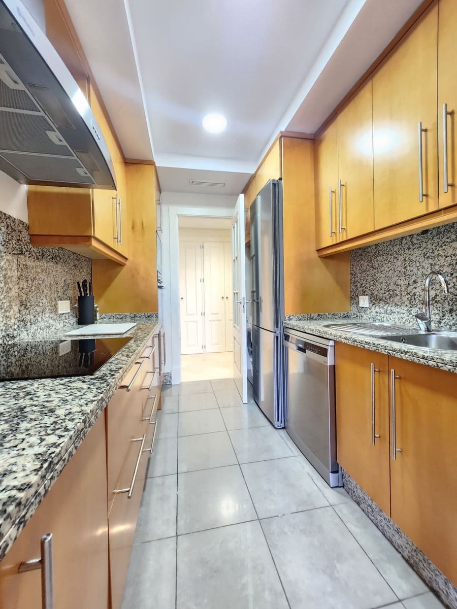 2 soveværelse Lejlighed til salg i Sotogrande med garage - € 625.000 (Ref: 9480034)