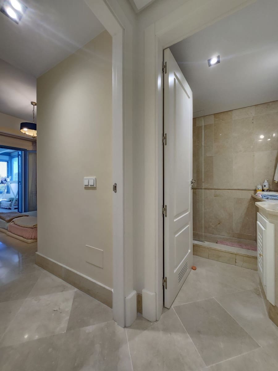 2 soveværelse Lejlighed til salg i Sotogrande med garage - € 625.000 (Ref: 9480034)