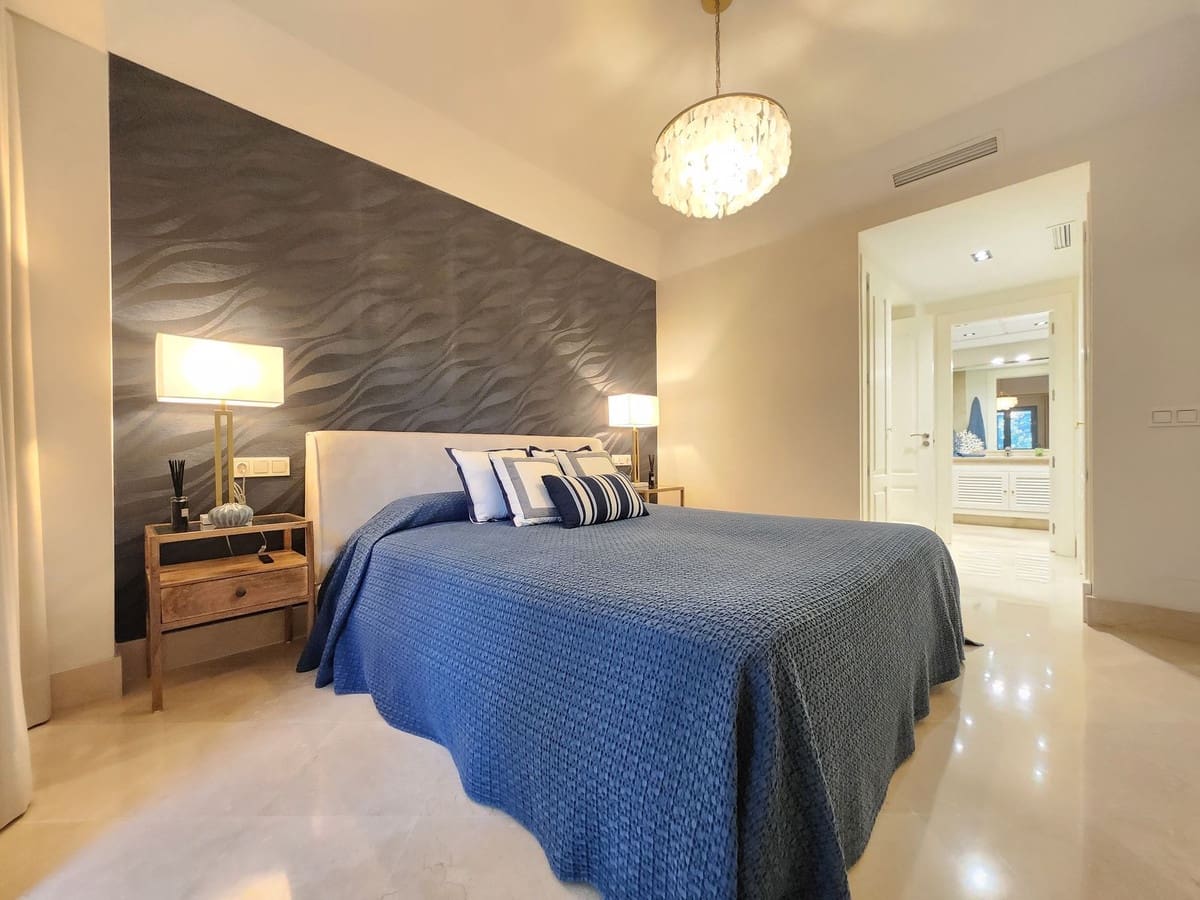 2 soveværelse Lejlighed til salg i Sotogrande med garage - € 625.000 (Ref: 9480034)