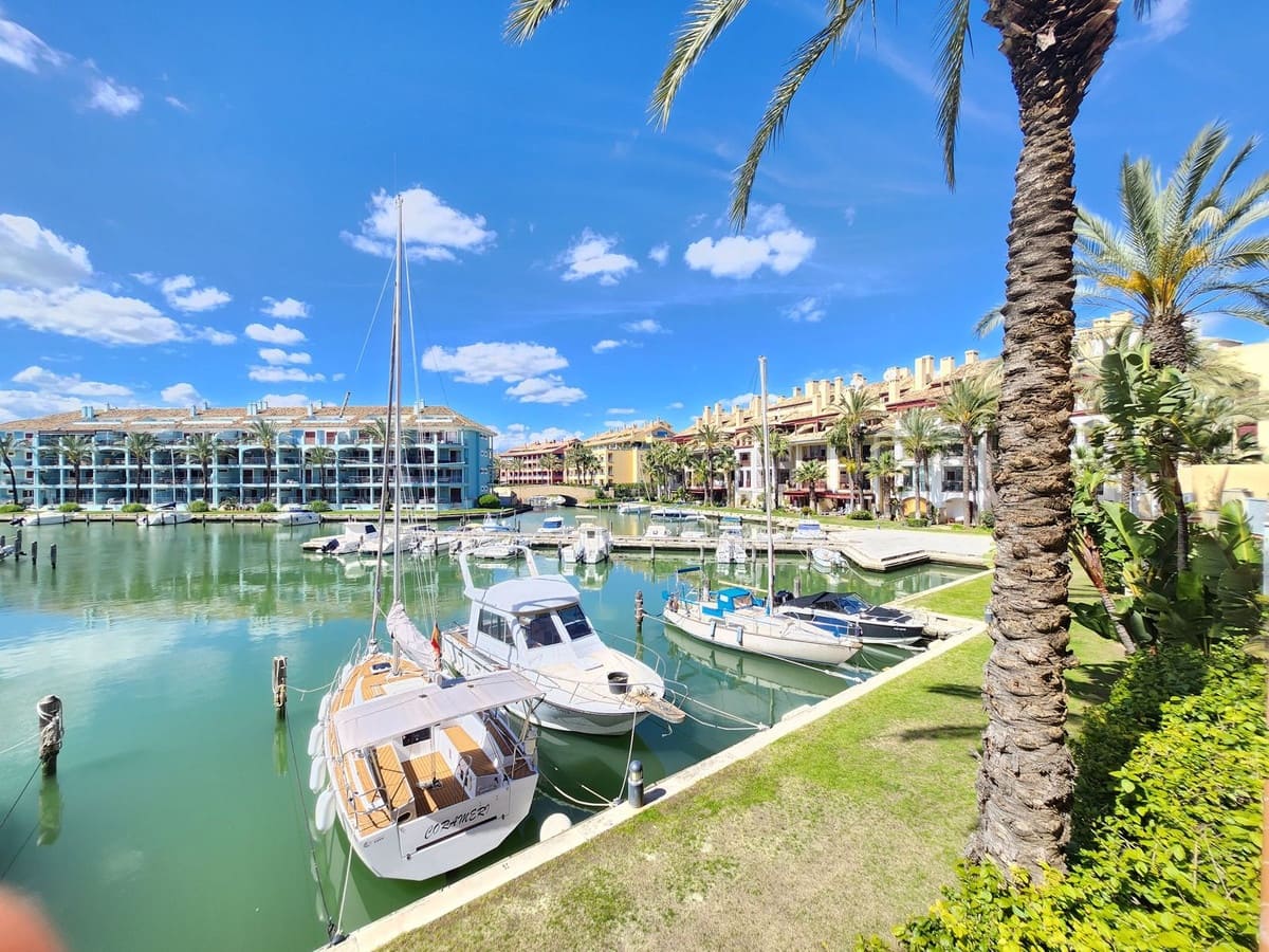 2 soveværelse Lejlighed til salg i Sotogrande med garage - € 625.000 (Ref: 9480034)