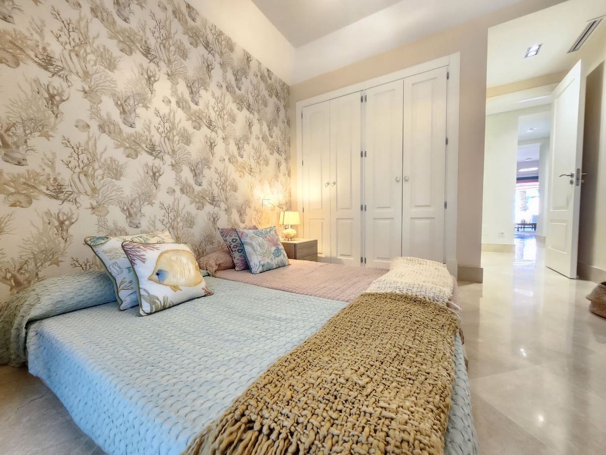 2 soveværelse Lejlighed til salg i Sotogrande med garage - € 625.000 (Ref: 9480034)