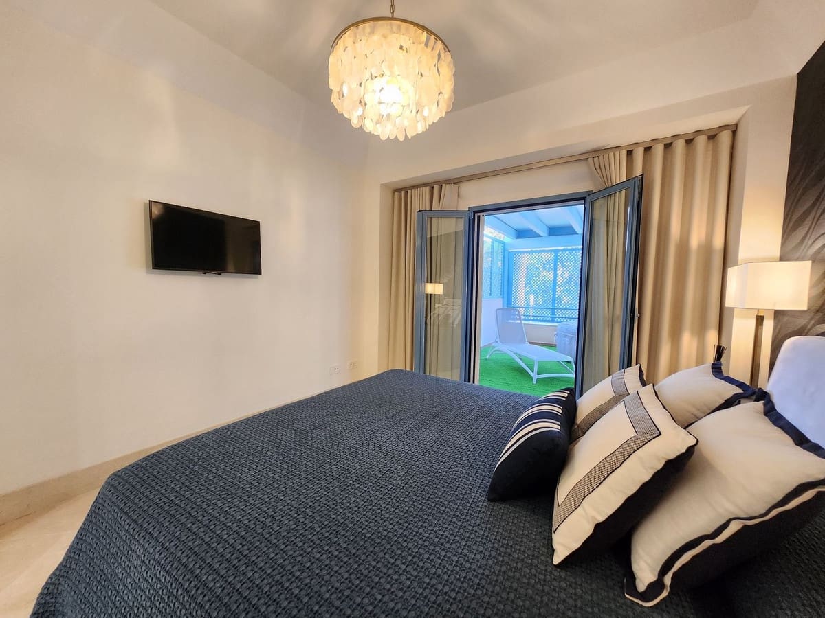 2 soveværelse Lejlighed til salg i Sotogrande med garage - € 625.000 (Ref: 9480034)