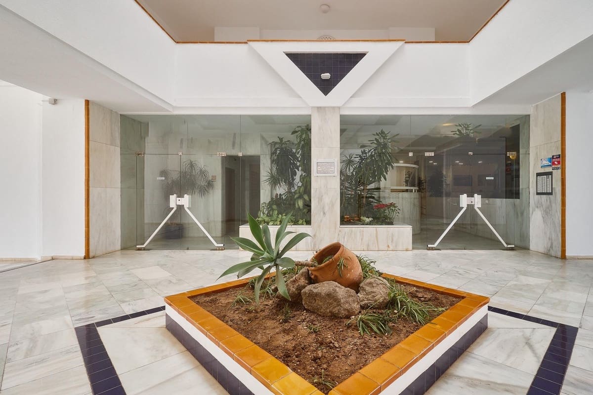 3 soveværelse Lejlighed til salg i Fuengirola med swimmingpool - € 625.000 (Ref: 9480035)