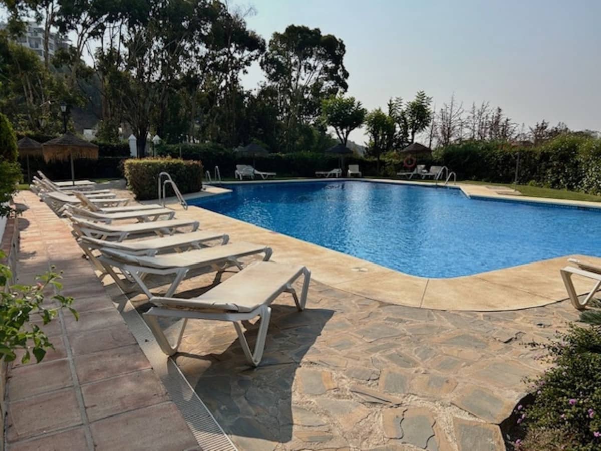 3 bedroom Penthouse for sale in Benahavis with pool - € 625,000 (Ref: 9480036)