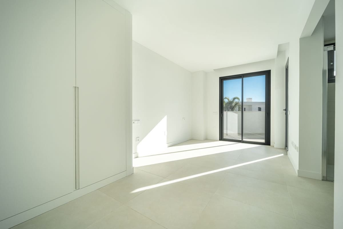 Apartamento de 2 habitaciones en Benalmádena en venta con piscina - 630.000 € (Ref: 9480040)