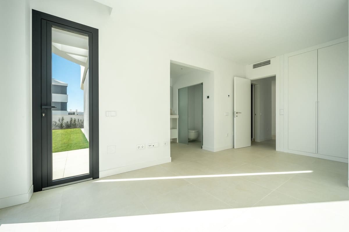 Apartamento de 2 habitaciones en Benalmádena en venta con piscina - 630.000 € (Ref: 9480040)