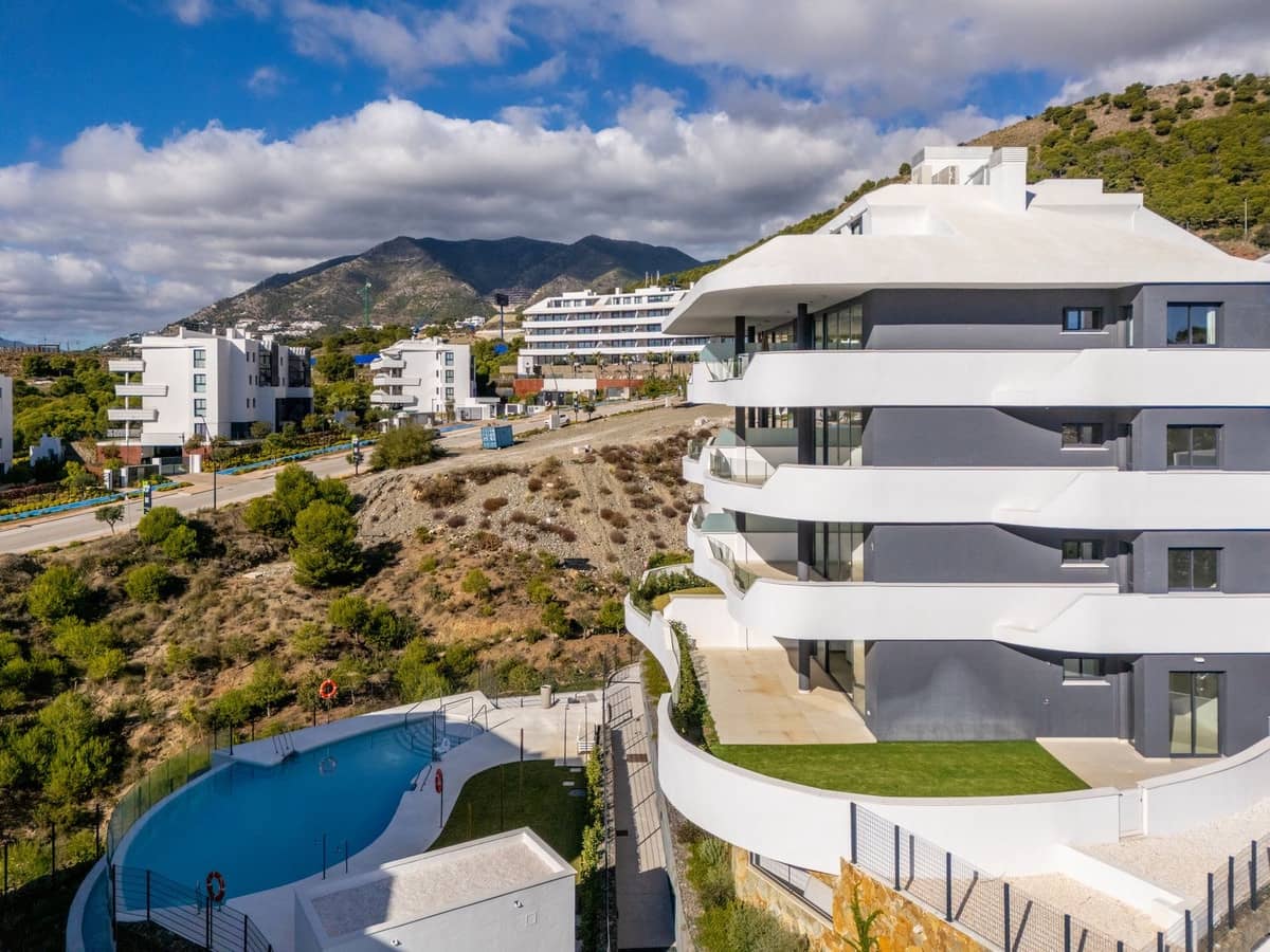 Apartamento de 2 habitaciones en Benalmádena en venta con piscina - 630.000 € (Ref: 9480040)