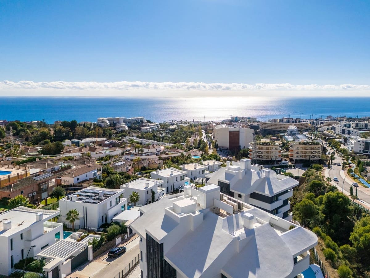 Apartamento de 2 habitaciones en Benalmádena en venta con piscina - 630.000 € (Ref: 9480040)