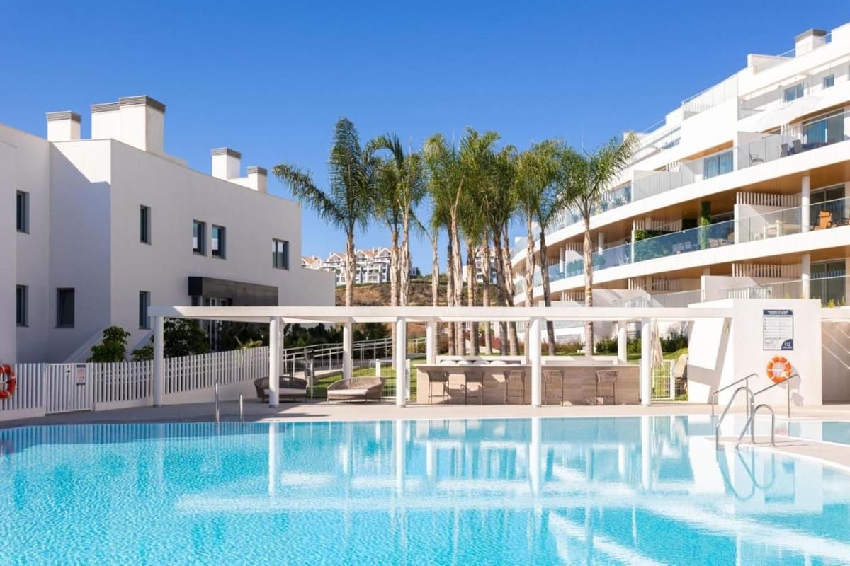 2 bedroom Apartment for sale in La Cala de Mijas with pool - € 630,000 (Ref: 9480041)